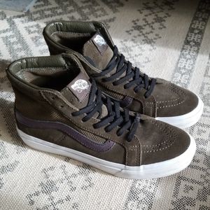 Hight top suede vans